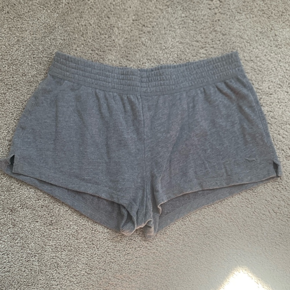 Women’s Victorias Secret Pink Sleep Shorts in gray, size small
